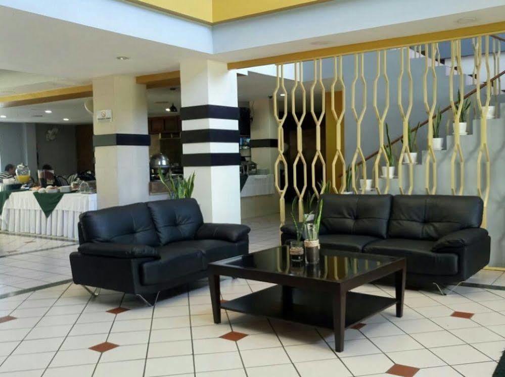 Siesta Hotel And Casino Антигуо-Кускатлан Экстерьер фото