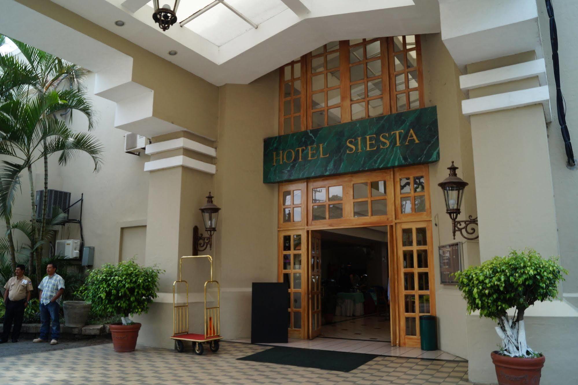 Siesta Hotel And Casino Антигуо-Кускатлан Экстерьер фото