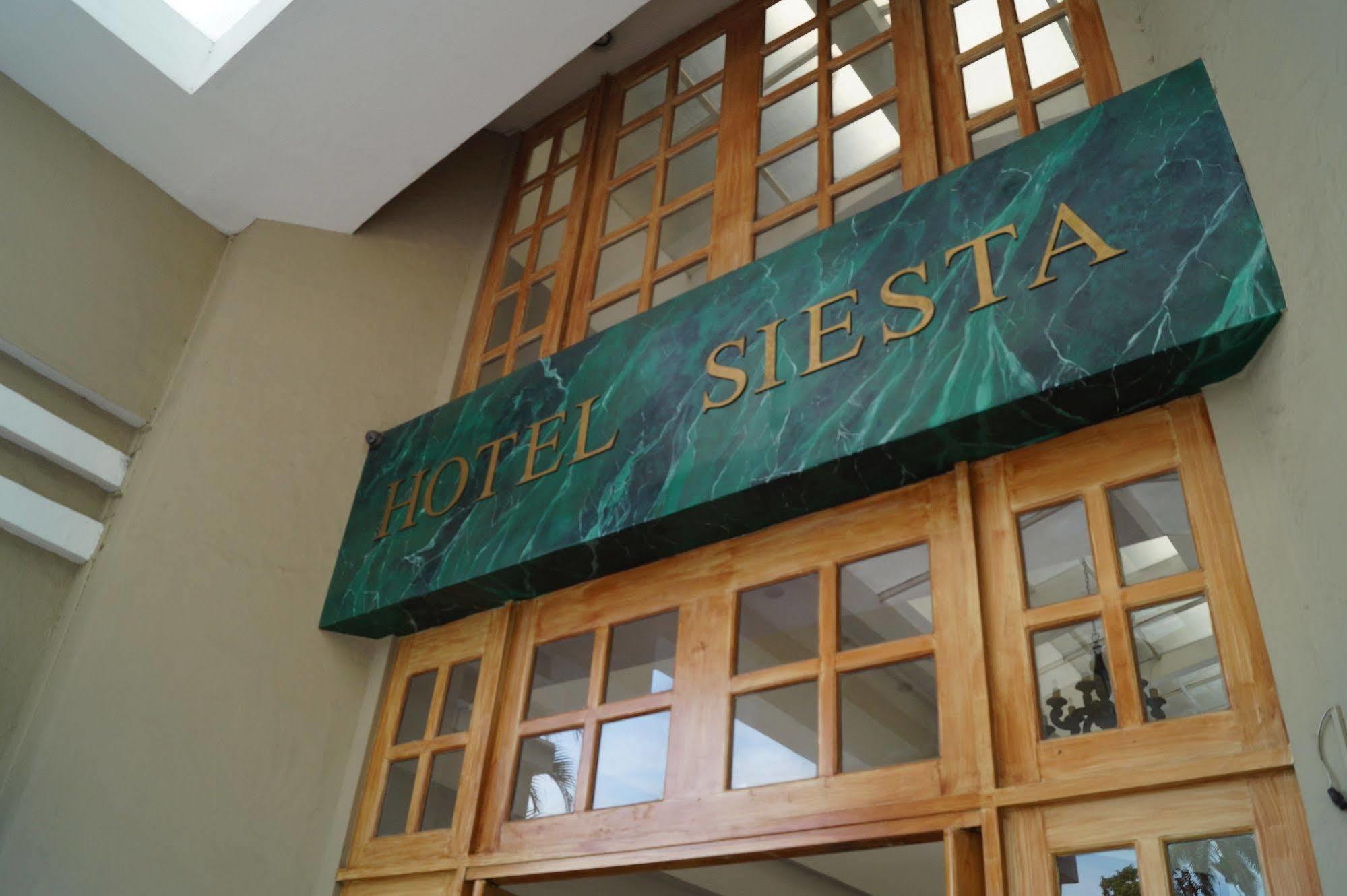 Siesta Hotel And Casino Антигуо-Кускатлан Экстерьер фото